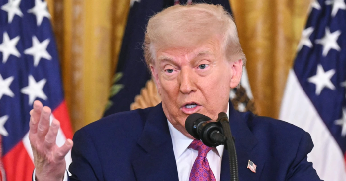 Tổng thống Trump tuyên bố xung đột Iran chấm dứt để né luật chiến tranh