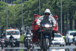 Hà Nội và miền Bắc đối mặt nắng nóng kỷ lục 42 độ C