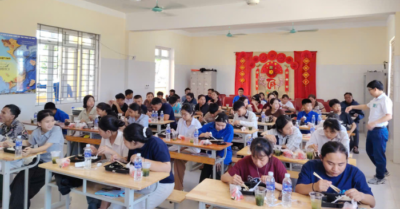 Suất cơm miễn phí hỗ trợ thí sinh thi lớp 10 tại Nghệ An