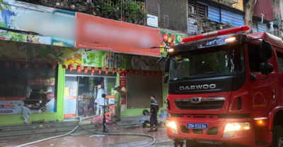 Cháy siêu thị ở Hà Nội khu tập thể Vĩnh Phúc lúc rạng sáng