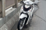 Nam thanh niên bỏ lại xe máy rồi nhảy cầu Vĩnh Tuy