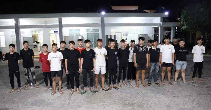 Hai nhóm thanh niên hỗn chiến trên đường phố ở An Giang