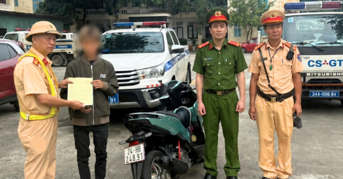 Độ pô xe máy khiến nam thanh niên bị phạt