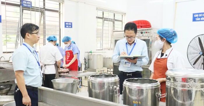 An toàn thực phẩm Bắc Ninh: 9 bếp ăn bị phạt