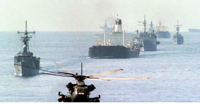 Mỹ tuyên bố hộ tống tàu thương mại qua eo biển Hormuz