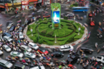 Tài xế đi qua Vòng xuyến bùng binh không bật xi-nhan không  bị xử phạt