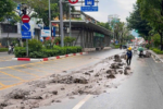 Xe tải làm rơi bùn đất trên phố Láng Hạ bị phạt nặng