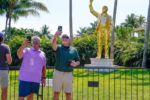 Sự thật về bức tượng vàng của ông Trump tại bang Florida: Mục sư lên tiếng
