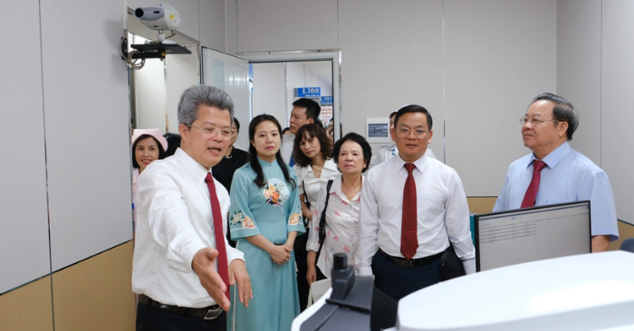 Trung tâm phẫu thuật tật khúc xạ chính thức đi vào hoạt động
