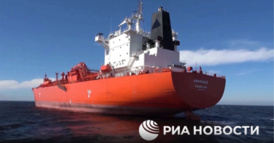 Nga phát hiện thủy lôi của NATO gắn dưới thân tàu chở khí đốt cập cảng