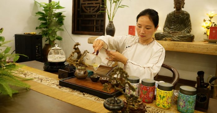 Trà sư kể chuyện quê hương qua nghệ thuật pha trà, lan tỏa giá trị văn hóa trà Việt và tình yêu với vùng chè Thái Nguyên.