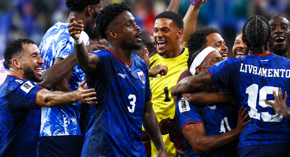 Cape Verde làm nên lịch sử khi cầm hòa Saudi Arabia để lần đầu giành vé vào vòng 32 đội World Cup 2026. Khám phá hành trình ấn tượng.