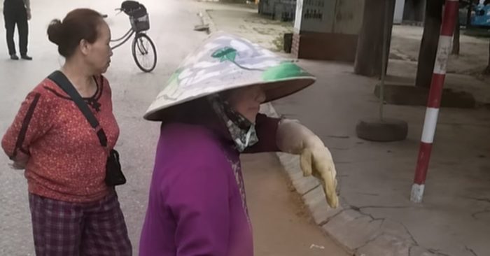Thu tiền đậu xe Sầm Sơn: Tài xế bị chặn đường đòi tiền tại hòn Trống Mái