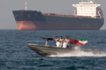 Eo biển Hormuz: Iran đóng cửa hoàn toàn và cảnh báo tấn công tàu thuyền