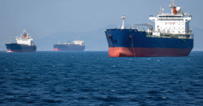 Eo biển Hormuz chưa thể phục hồi lại vận tải ngay