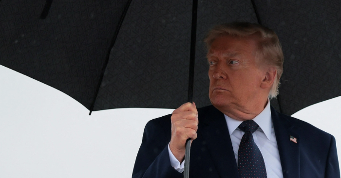 Chính quyền Trump tạm dừng lập quỹ bồi thường 1,8 tỉ USD