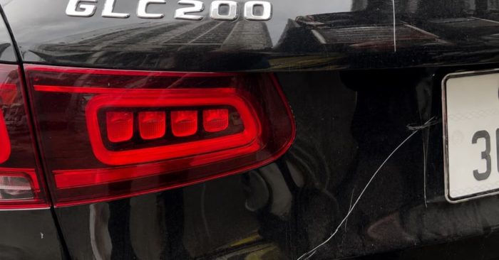 Truy tố người phụ nữ liên quan vụ Mercedes GLC200 của chị Ngọc bị cào xước, hư hỏng khi đỗ trước cửa một ngôi nhà ở Hà Nội.