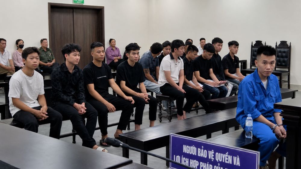 Mạo danh sư thầy bán thuốc nam lừa hàng nghìn người mua online với chiêu trò tinh vi. Cảnh báo người dân nhận diện thủ đoạn để tránh sập bẫy.