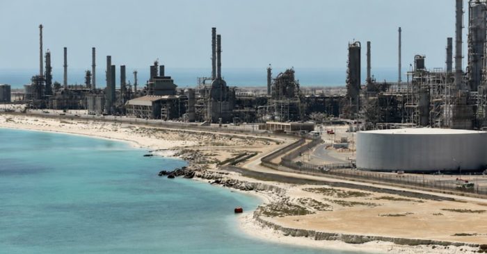 Saudi Arabia dự kiến giảm giá dầu bán cho châu Á trong tháng 8