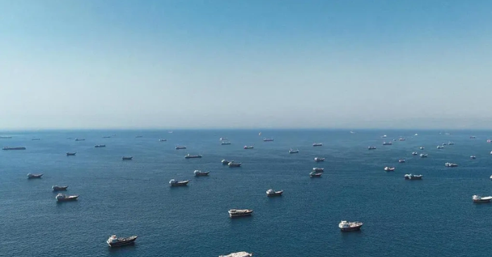 Iran chuyển dầu qua eo biển Hormuz: Mỹ đang phong tỏa
