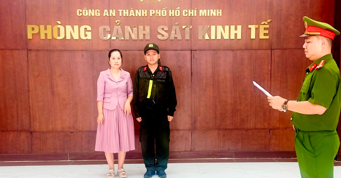 Xâm phạm bản quyền áo dài: Khởi tố chủ hiệu Đất Lành