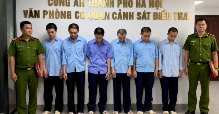 Triệt phá đường dây buôn lậu 8.000 cây vàng vào Việt Nam, khởi tố 7 đối tượng, hé lộ thủ đoạn ngụy trang vàng trong thiết bị điện tử.