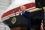 Iran nhận tối hậu thư 60 ngày từ Tổng thống Donald Trump
