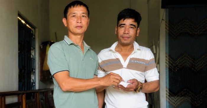 Vợ chồng ở Đà Nẵng trả lại 7 chỉ vàng nhặt được trước chợ sau khi xác minh, lan tỏa nghĩa cử trung thực, đáng trân trọng.