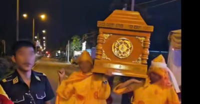 Cần Thơ xác minh vụ nhóm người khiêng quan tài diễu phố mừng sinh nhật