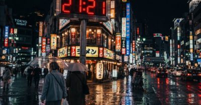 Con số 21:21 liên tục xuất hiện, đâu là lời giải thích đúng