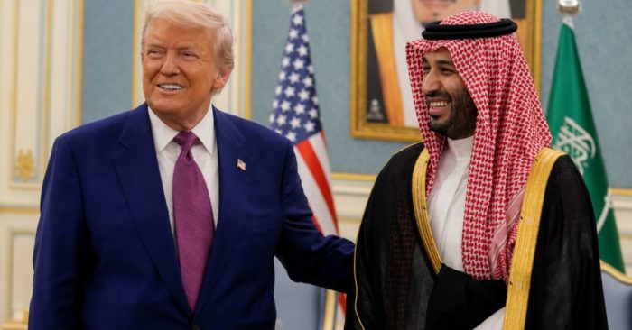 Điều kiện của ông Trump khiến thỏa thuận hạt nhân với Riyadh thêm bất định