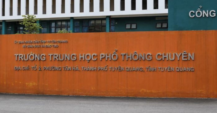 Hơn 320 học sinh chuyên Tuyên Quang được đăng ký xét tuyển đại học theo quy định, mở thêm cơ hội vào các trường đại học.
