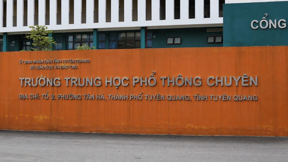 Hơn 320 học sinh chuyên Tuyên Quang được đăng ký xét tuyển đại học theo quy định, mở thêm cơ hội vào các trường đại học.