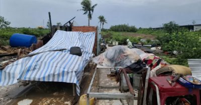 Lốc xoáy quét qua Cà Mau và Cần Thơ, hàng chục căn nhà sập và tốc mái