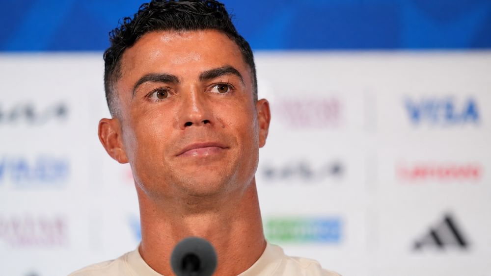 Ronaldo nói World Cup 2026 có thể là lần cuối dự giải, chia sẻ trước trận Bồ Đào Nha gặp Tây Ban Nha thu hút chú ý.
