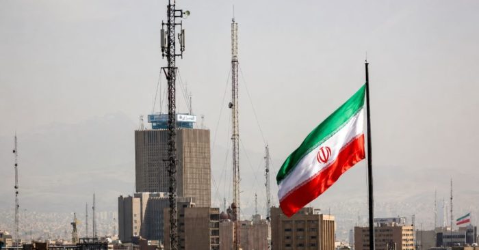 Iran tuyên bố tấn công 85 mục tiêu quân sự Mỹ ở Kuwait và Bahrain, đồng thời cảnh báo đáp trả sau các đợt không kích mới nhất.