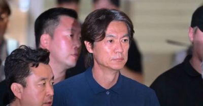 HLV Hong Myung-bo đưa gia đình sang Mỹ sau khi nhận lời đe dọa tính mạng