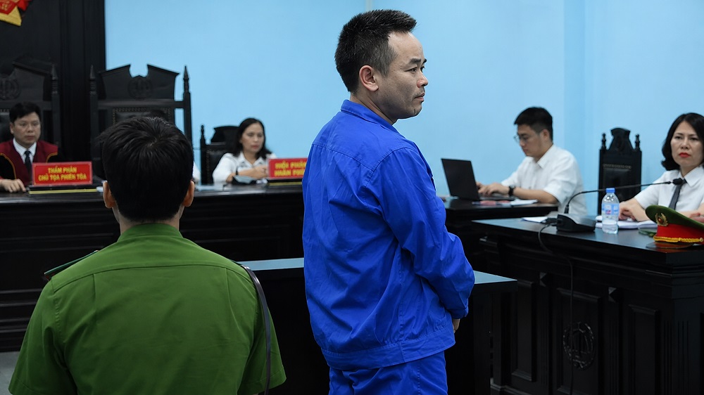 Vụ tài xế xe bồn cán chết nữ sinh: 30 phút đi vay tiền cứu bố và cuộc thương lượng nghẹn lòng với gia đình nạn nhân.