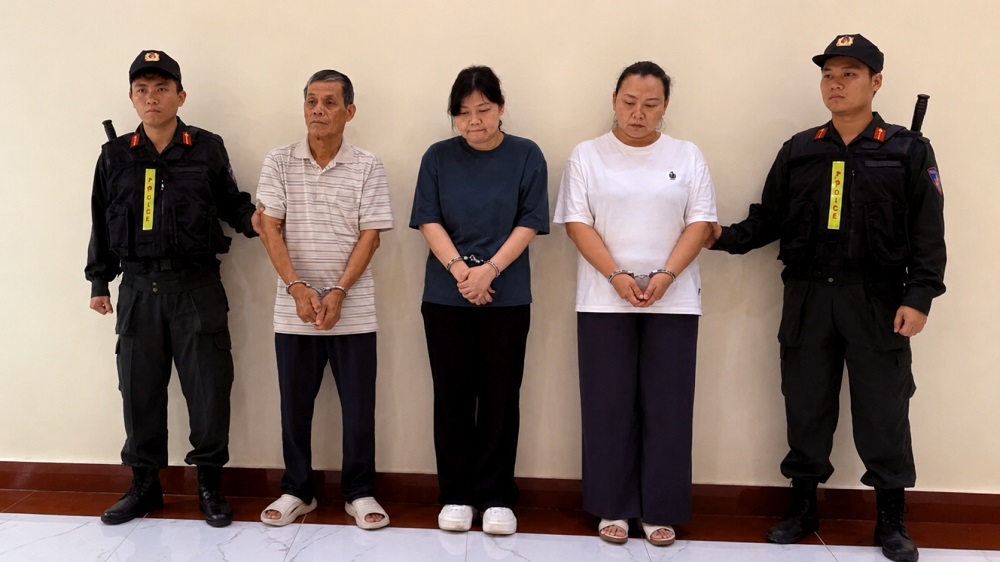 Đặng Ngọc Minh cùng 2 đồng phạm bị bắt vì bị cáo buộc thay hàng Trung Quốc để trúng hơn 30 gói thầu ngành điện tại TPHCM. Xem chi tiết vụ án.