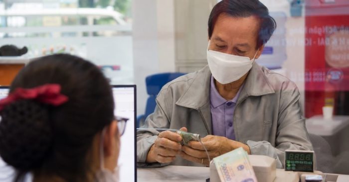 Lãi suất cho vay tăng gây áp lực tài chính, người vay cần làm gì để giảm rủi ro, tối ưu chi phí và cân đối dòng tiền?