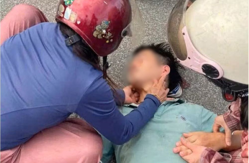 Nữ điều dưỡng kịp thời sơ cứu, cứu sống người đàn ông ngã quỵ giữa đường, lan tỏa hình ảnh đẹp về y đức và tinh thần trách nhiệm.