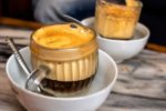Cà phê trứng bổ dưỡng nhưng ẩn chứa rủi ro nhiễm khuẩn và dư đường