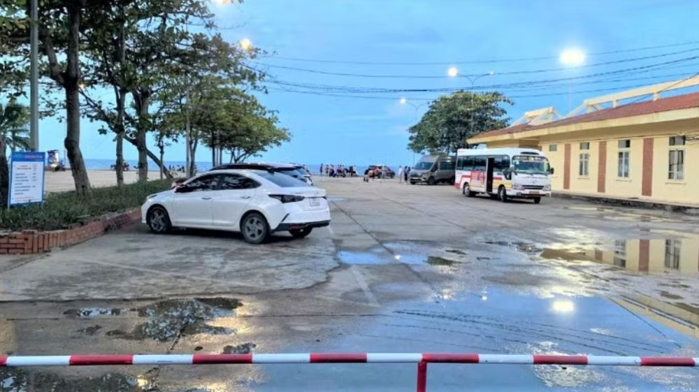 Chủ bãi giữ xe ở Cửa Lò bị xử phạt vì thu tiền trông giữ xe cao hơn giá niêm yết, góp phần chấn chỉnh hoạt động dịch vụ du lịch
