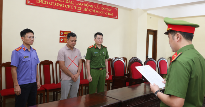 Khởi tố đàn ông làm gần 16.000 sản phẩm giả nhãn hiệu Owen bán khắp sáu tỉnh
