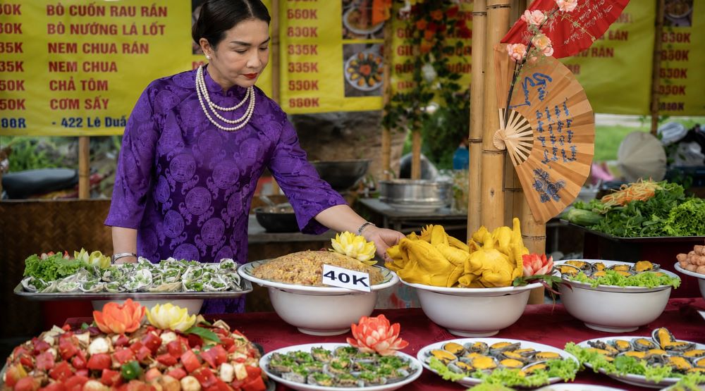 Huế đẩy mạnh du lịch ẩm thực tháng 7, mang đến trải nghiệm đặc sản cố đô và nhiều vùng miền, thu hút du khách trong và ngoài nước.