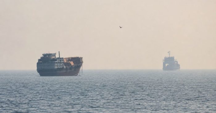 Mỹ - Iran bỏ ngỏ đàm phán về căng thẳng khu vực, trong đó vấn đề lưu thông hàng hải tại eo biển Hormuz tiếp tục được chú ý.