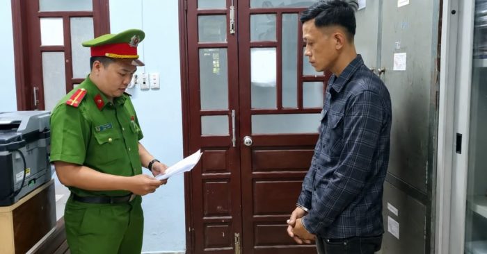 Công an điều tra vụ nhân viên giao gas bị cáo buộc chiếm đoạt hơn 99 triệu đồng tiền hàng, khởi tố và bắt tạm giam để phục vụ điều tra.