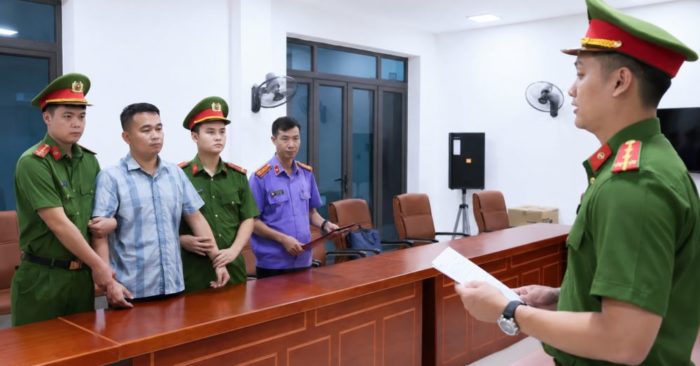 Giữ khẩn cấp giáo viên Nguyễn Hà Duy liên quan vụ 146 điểm 10 môn Toán tại Tuyên Quang, cơ quan công an đang tiếp tục điều tra.
