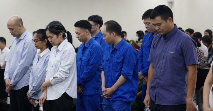 Vụ Chủ Mediusa: Bị cáo khai cán bộ công an chia điện thoại cho xem tin nhắn đã mất, lời khai gây chú ý tại phiên tòa.