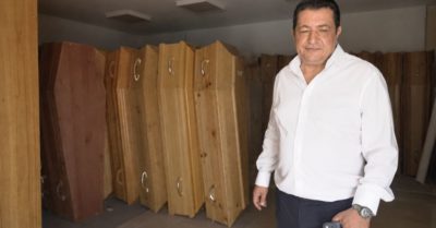 Nhà xác Paris kín chỗ, giám đốc từ chối hàng trăm cuộc gọi mỗi ngày
